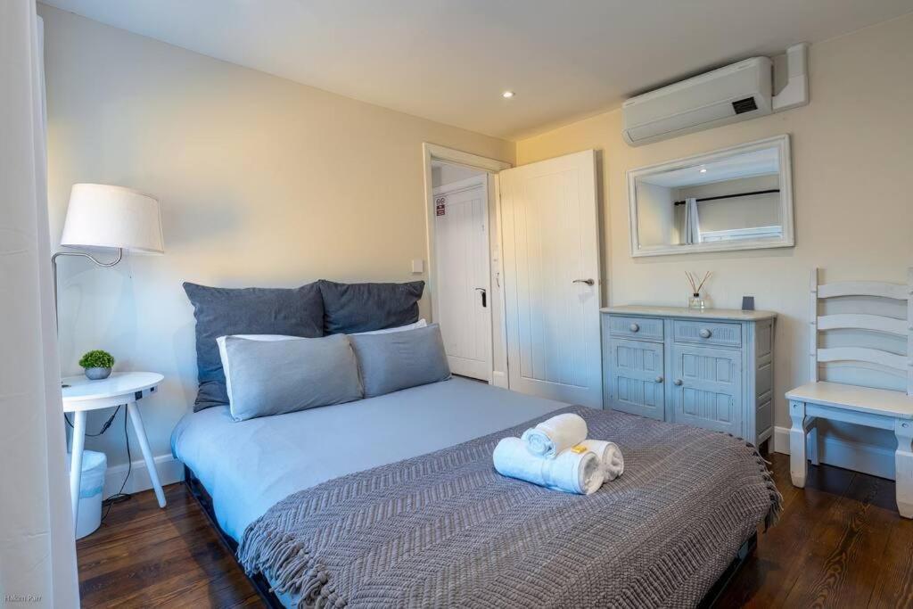 Smart-Home In Original Victorian Building Бристол Екстериор снимка